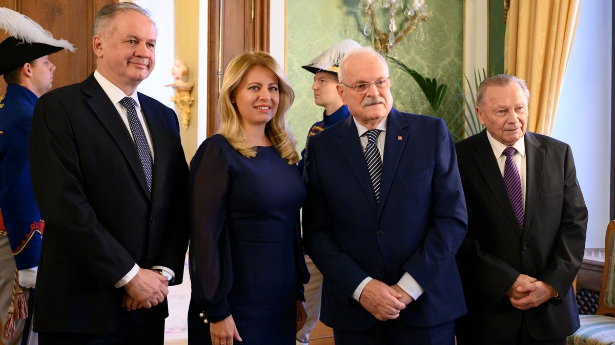 Trojice exprezidentů vyzvala Slováky k očkování